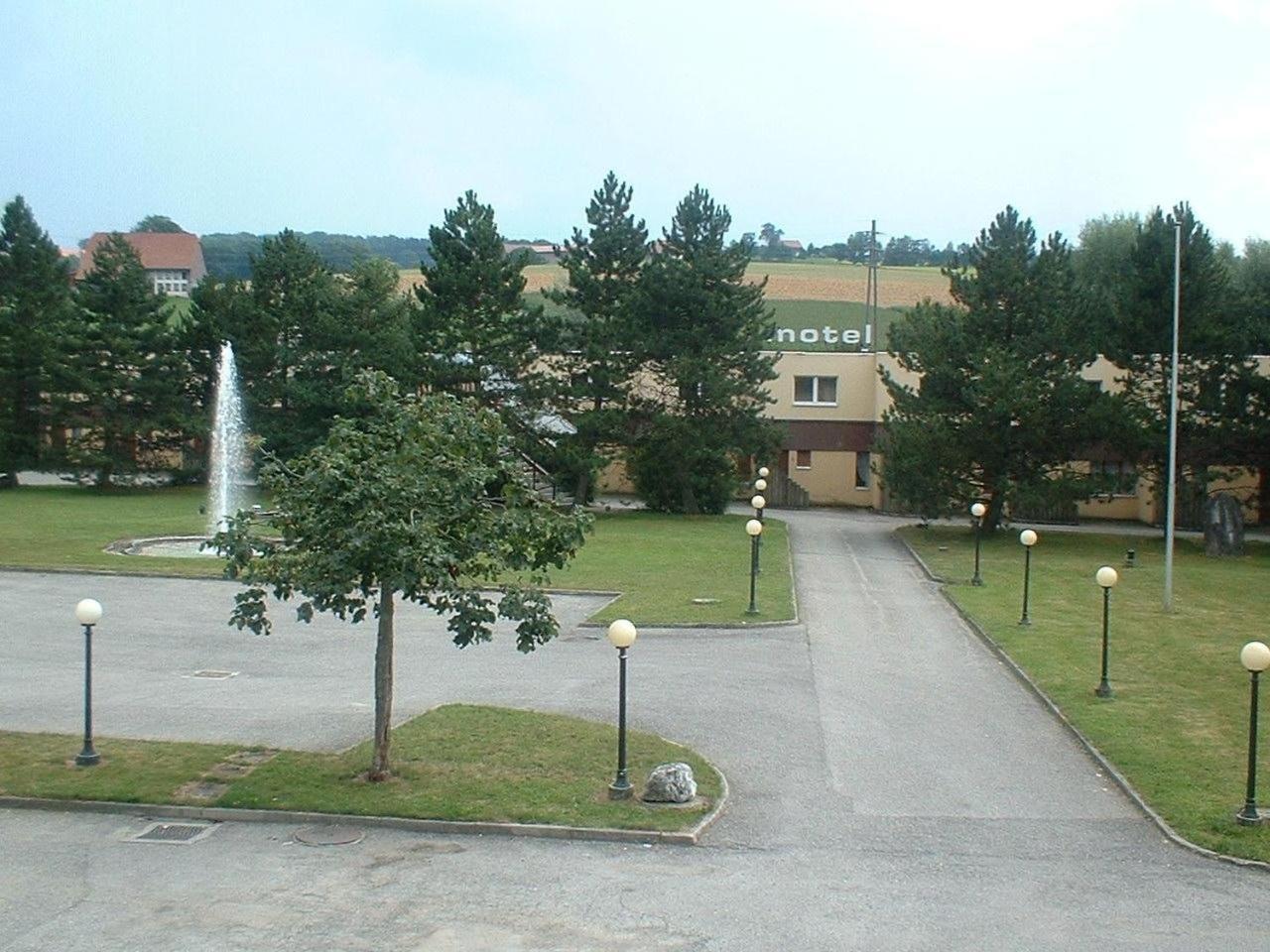 Motel - Hotel La Poularde Romont Bagian luar foto