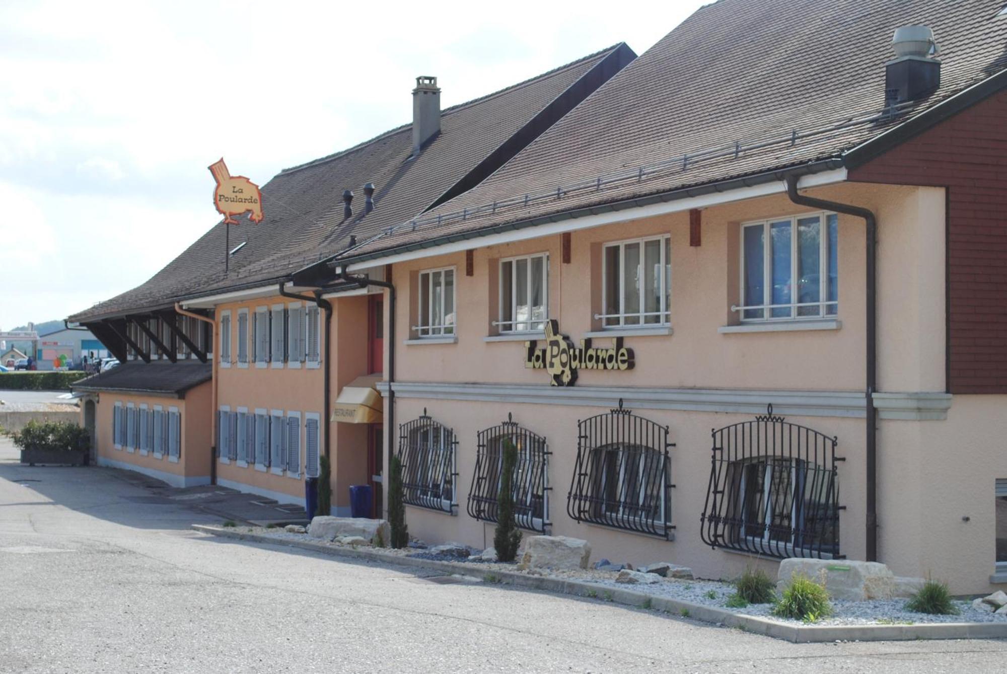 Motel - Hotel La Poularde Romont Bagian luar foto